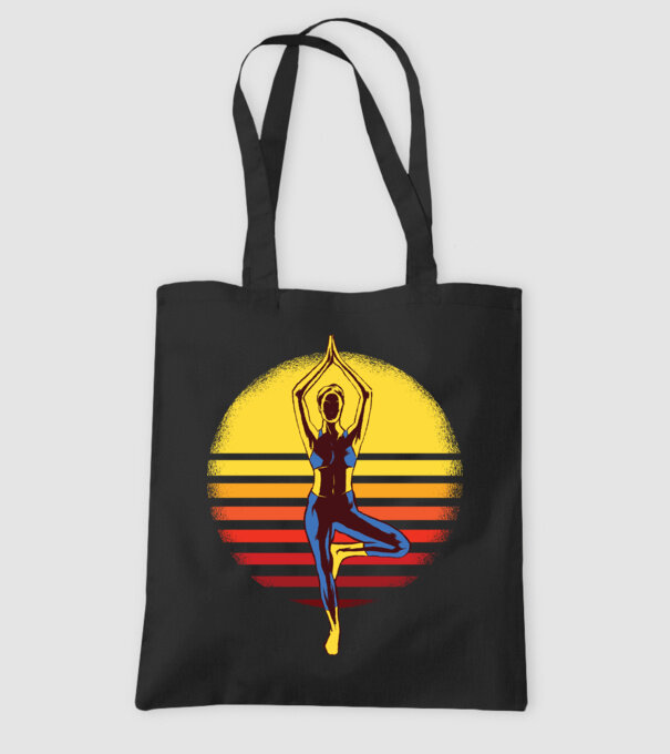 Retro yoga model negru pe tricou