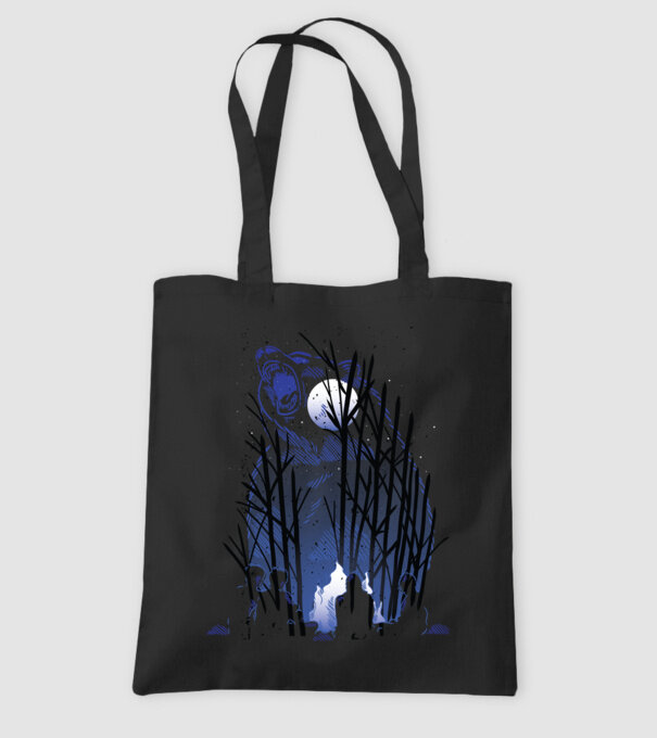 Urs în pădure noaptea model negru pe tricou