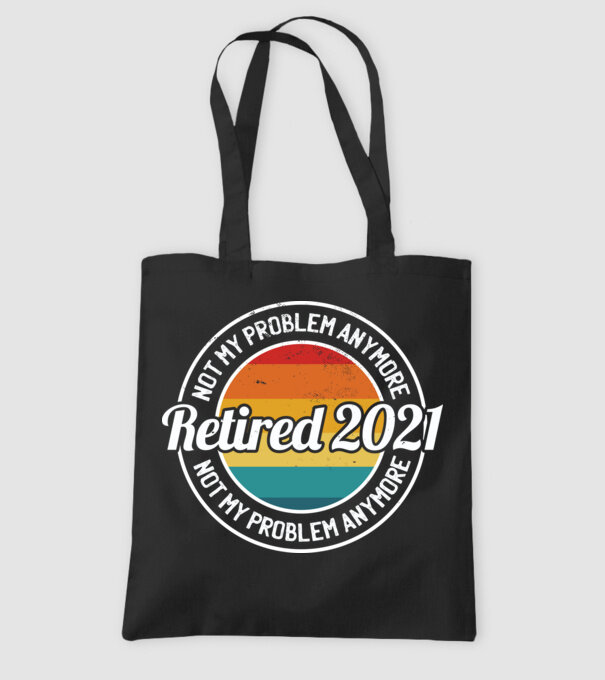 Pensionat 2021 model negru pe tricou