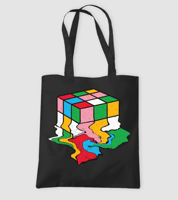 Cub Rubik topindu-se model negru pe tricou