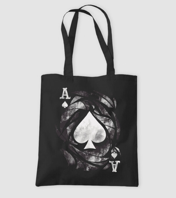 As de pică model negru pe tricou