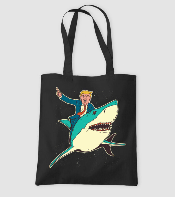 Trump Rechin model negru pe tricou