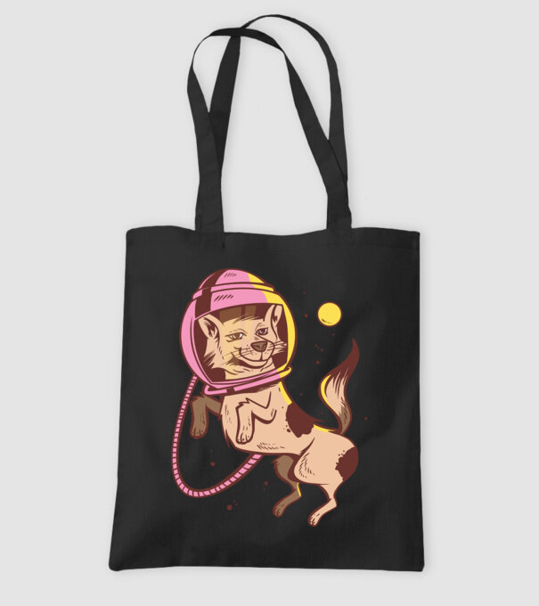Câine Astronaut model negru pe tricou