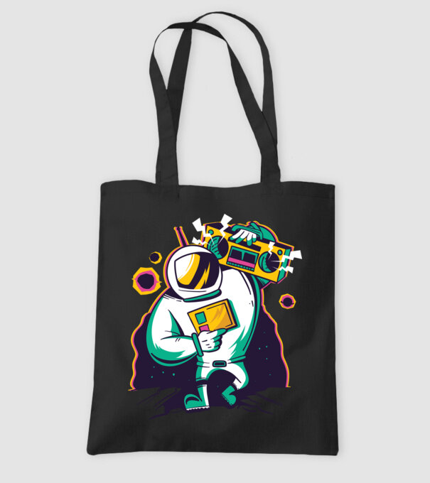 Astronaut cu casetofon model negru pe tricou