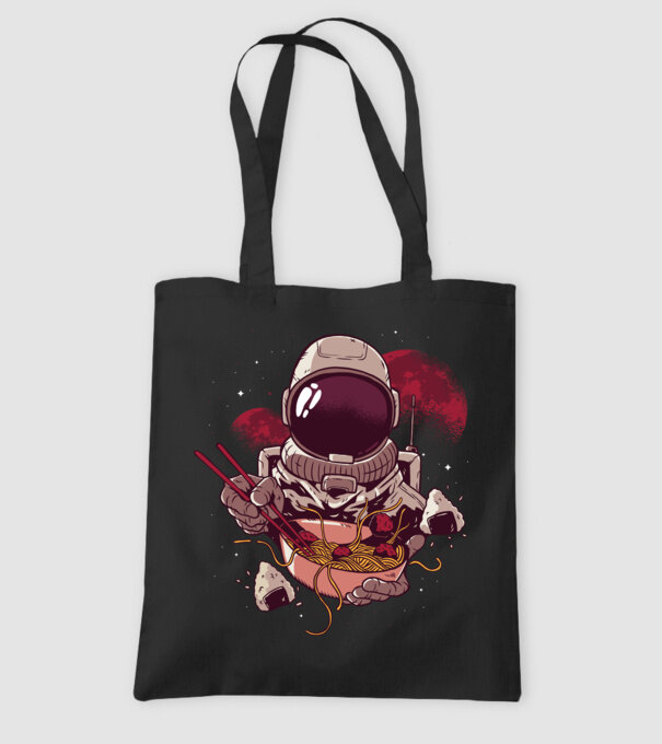 Astronaut Ramen model negru pe tricou