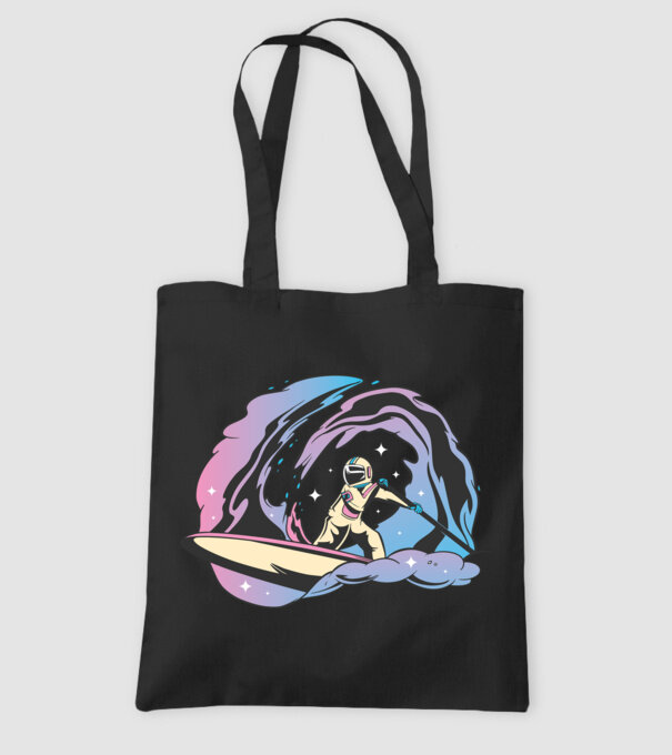Surf Astronaut model negru pe tricou