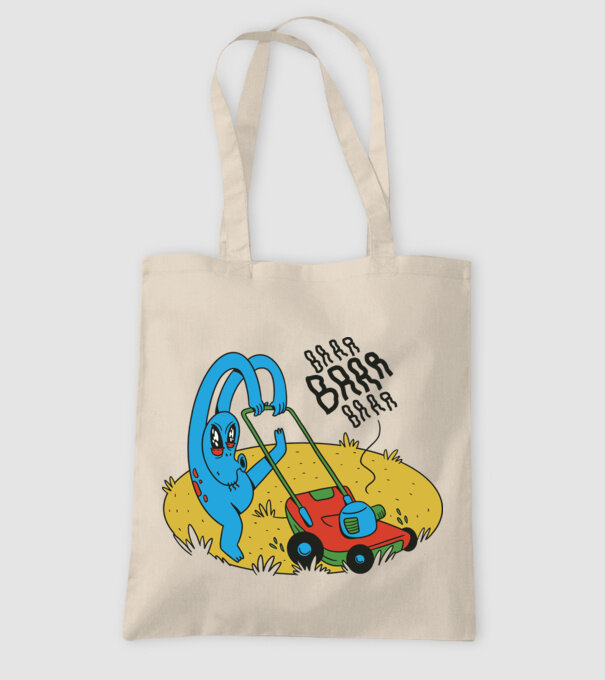 Alien cu Mașină de tuns iarba model nisipiu pe tricou