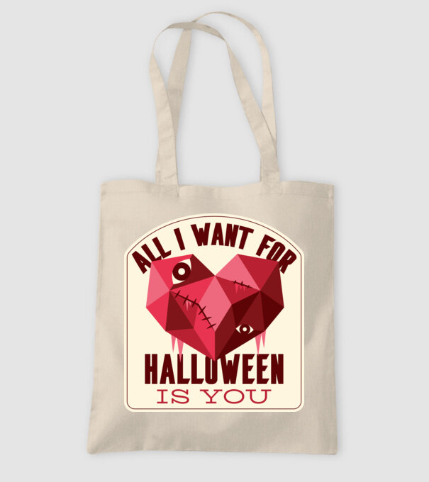 All I want for Halloween is You model nisipiu pe tricou