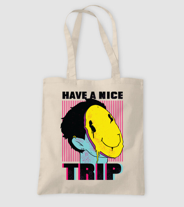 Have a nice Trip model nisipiu pe tricou