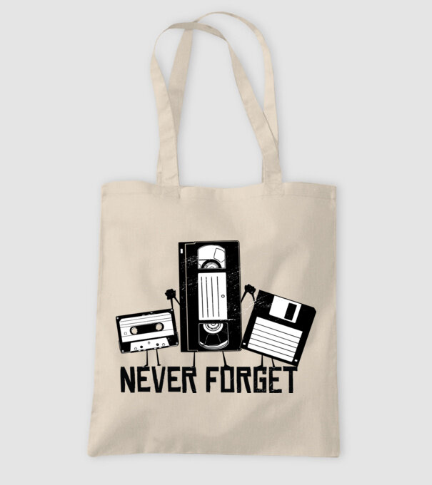 Never Forget model nisipiu pe tricou
