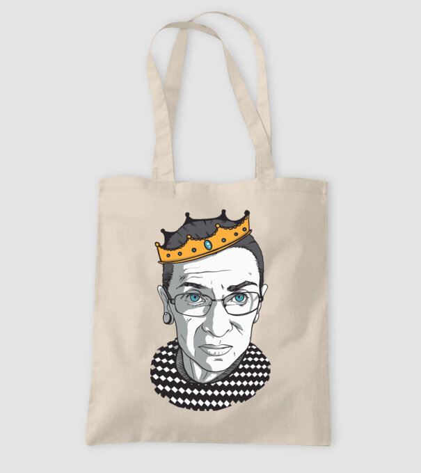Ruth Bader Ginsburg model nisipiu pe tricou