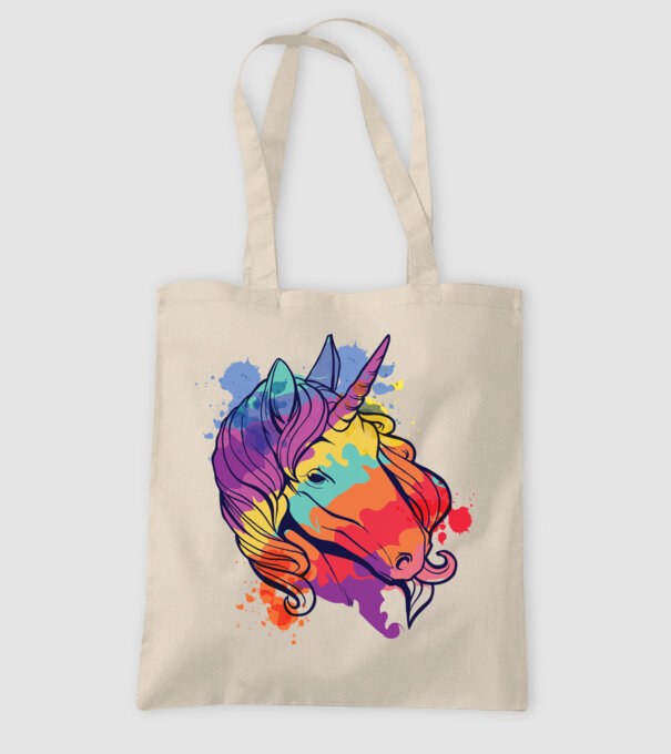Curcubeu colorat Unicorn tricou model nisipiu pe tricou
