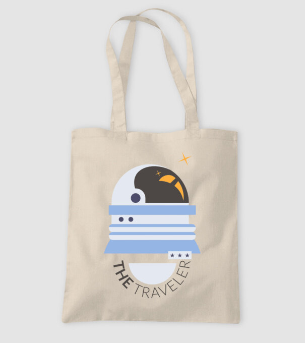 The Traveler model nisipiu pe tricou