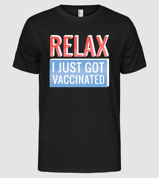 Fii calm, sunt vaccinat model negru pe tricou