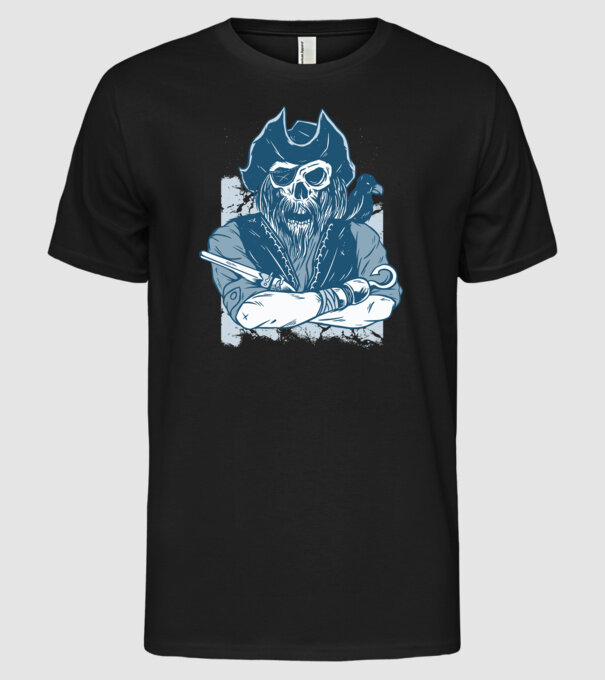 Pirat model negru pe tricou