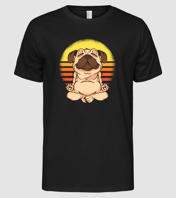 Mops Yoga tricou model negru pe tricou