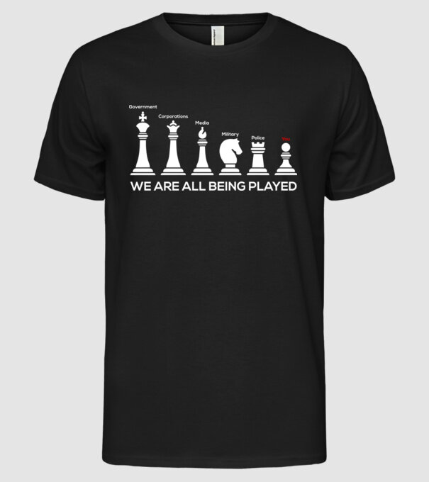 We are all being played model negru pe tricou