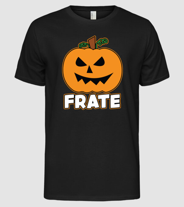 frate model negru pe tricou