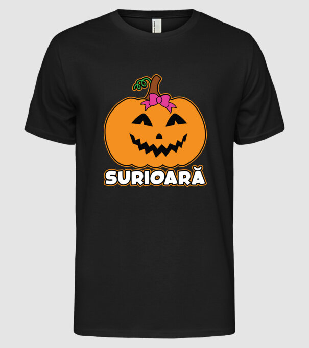 surioară model negru pe tricou
