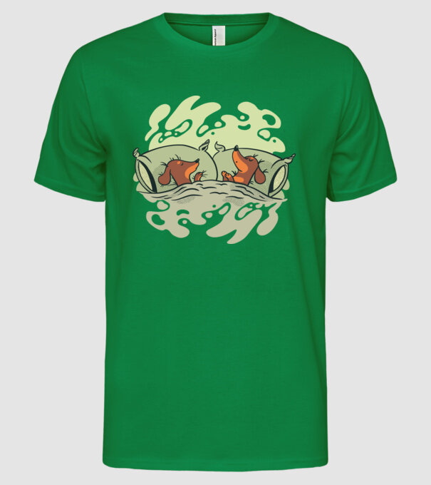 Teckeli dormind model verde pe tricou