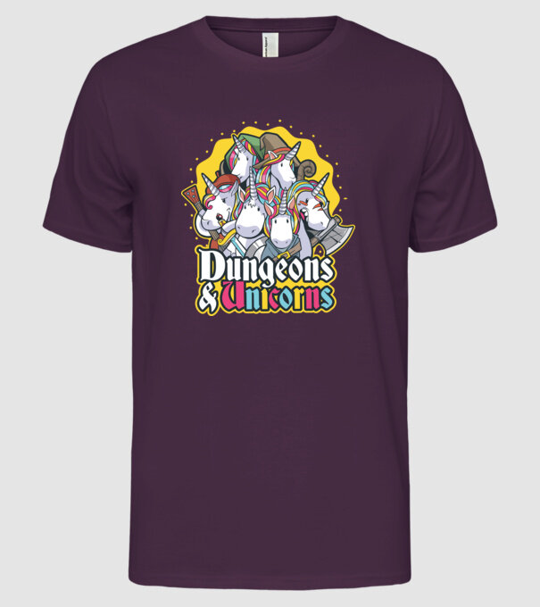 Dungeons and Unicorns model mov pe tricou