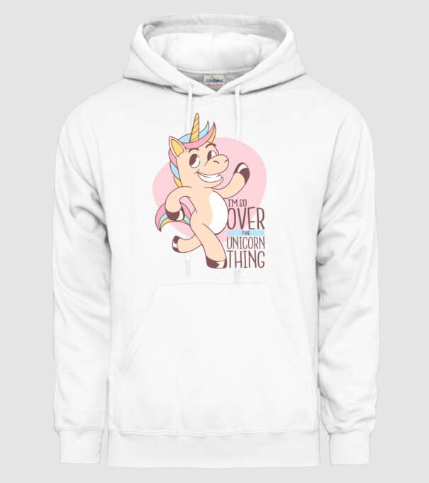 Am trecut de mult peste perioada de Unicorn model alb pe tricou