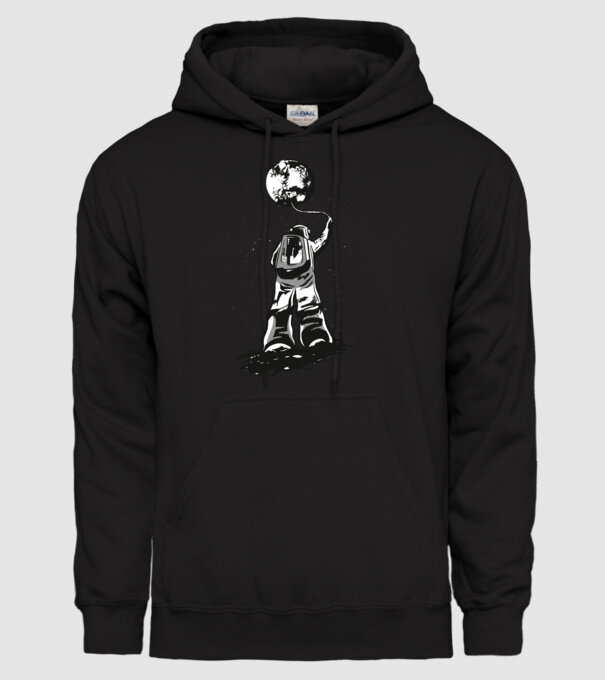 Astronaut Lună model negru pe tricou