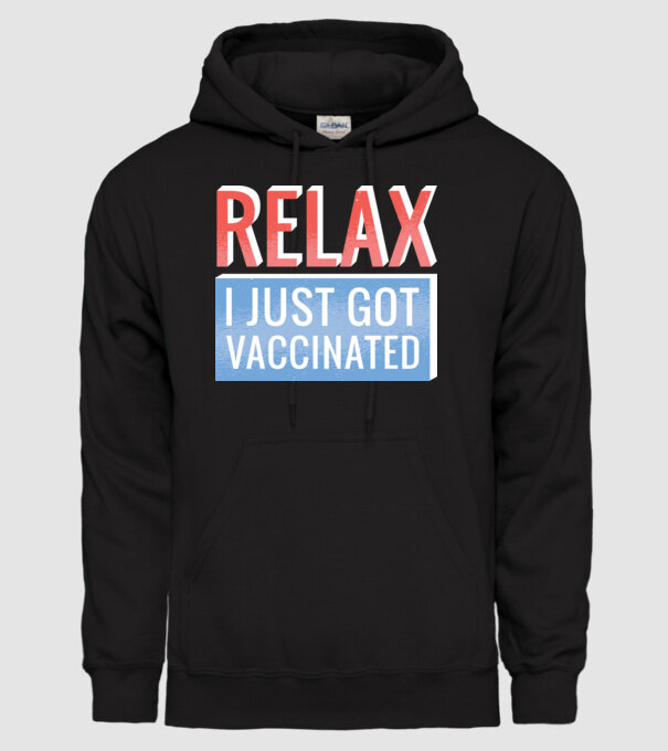 Fii calm, sunt vaccinat model negru pe tricou