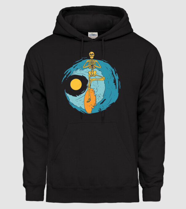 Schelet Surfer model negru pe tricou