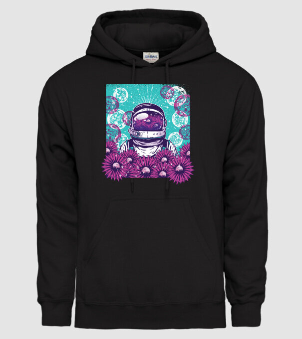 Floral Astronaut model negru pe tricou