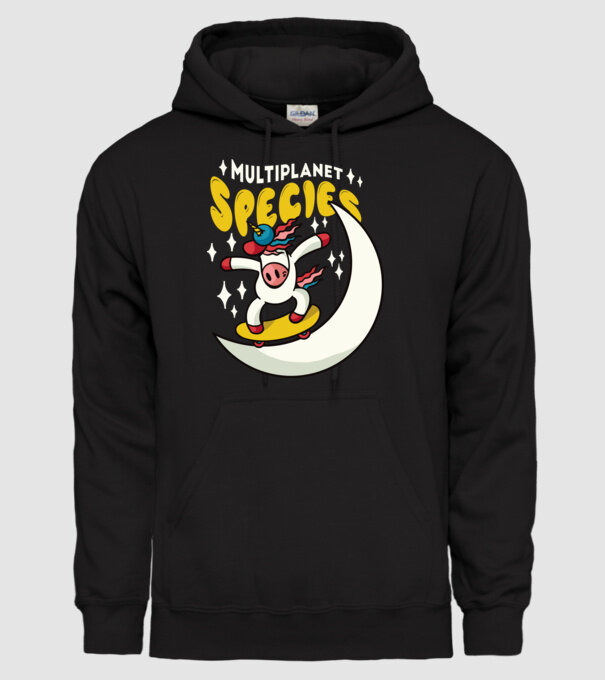Skateboarding unicorn model negru pe tricou
