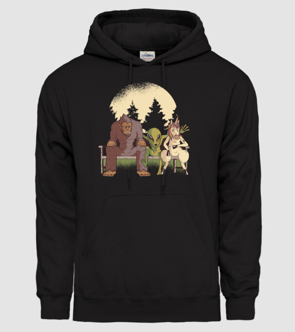 Creaturi mitice model negru pe tricou