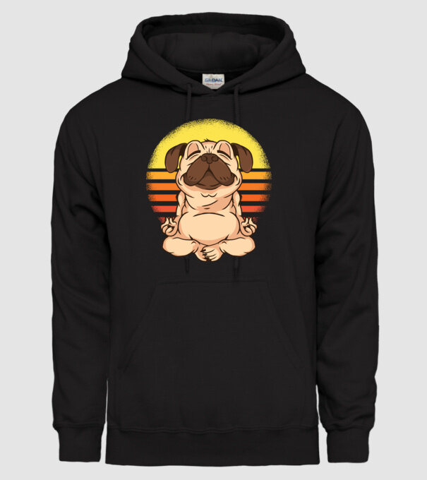 Mops Yoga tricou model negru pe tricou