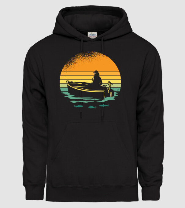 Retro cu Barcă model negru pe tricou
