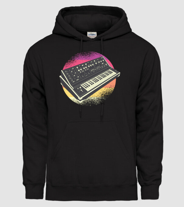 Sintetizator retro model negru pe tricou