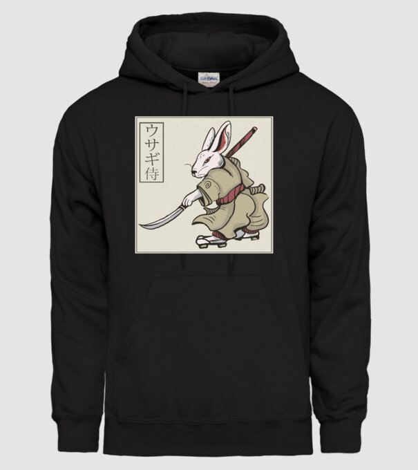 Iepure Samurai model negru pe tricou