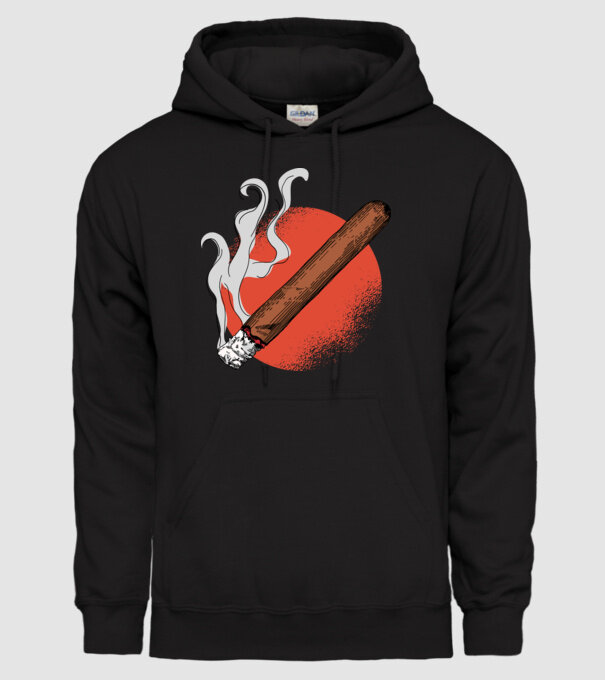 Trabuc model negru pe tricou
