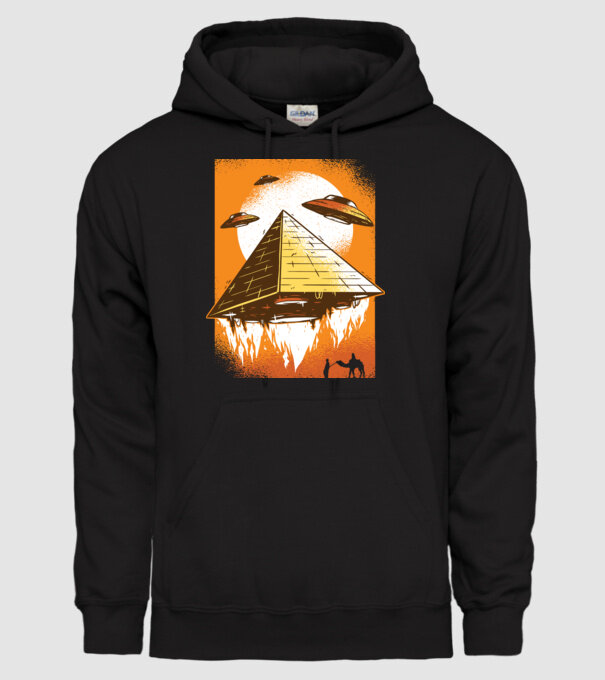 OZN Piramidă Alien model negru pe tricou