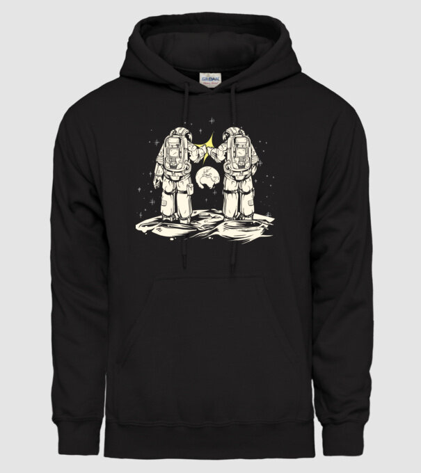 Prieteni Astronaut model negru pe tricou