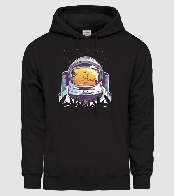 Astronaut Smoker model negru pe tricou