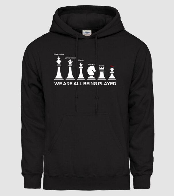 We are all being played model negru pe tricou