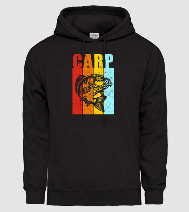 Carp Pescuit model negru pe tricou