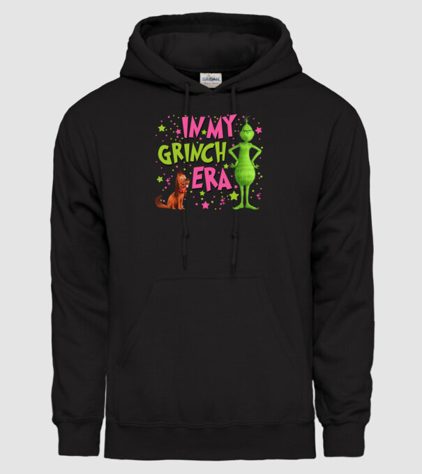 In my Grinch era model negru pe tricou