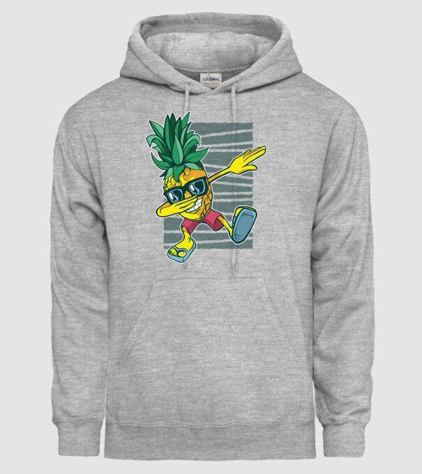 Ananas DAB dans model gri pe tricou