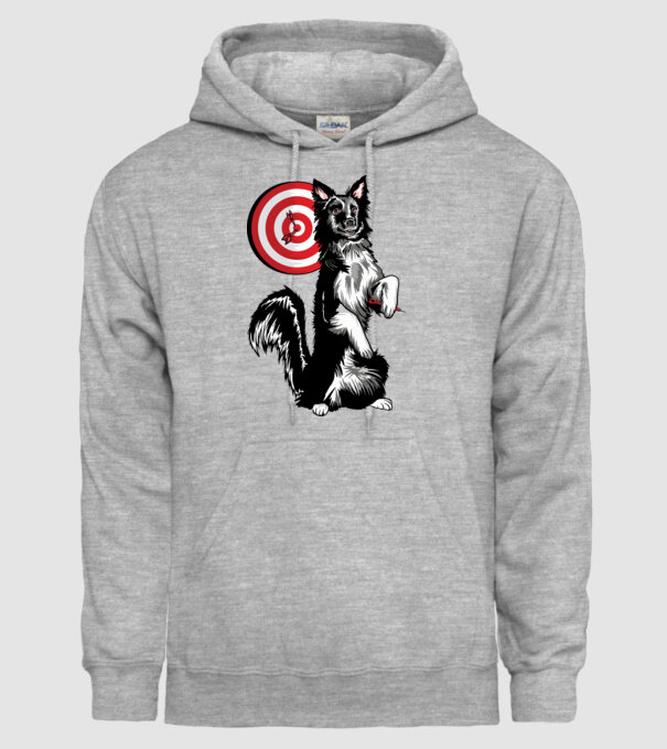 Câine cu Darts model gri pe tricou