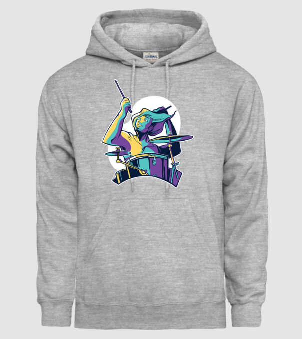 Baterist model gri pe tricou