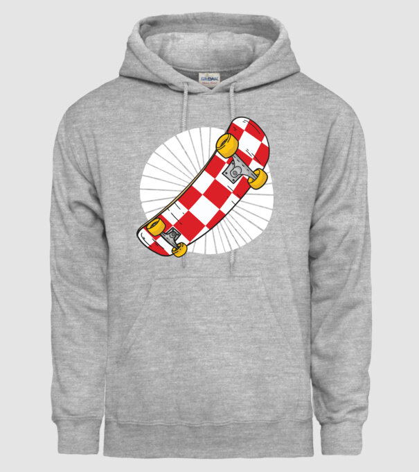 Skateboard model gri pe tricou