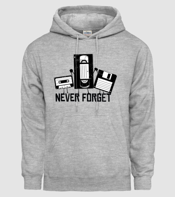 Never Forget model gri pe tricou