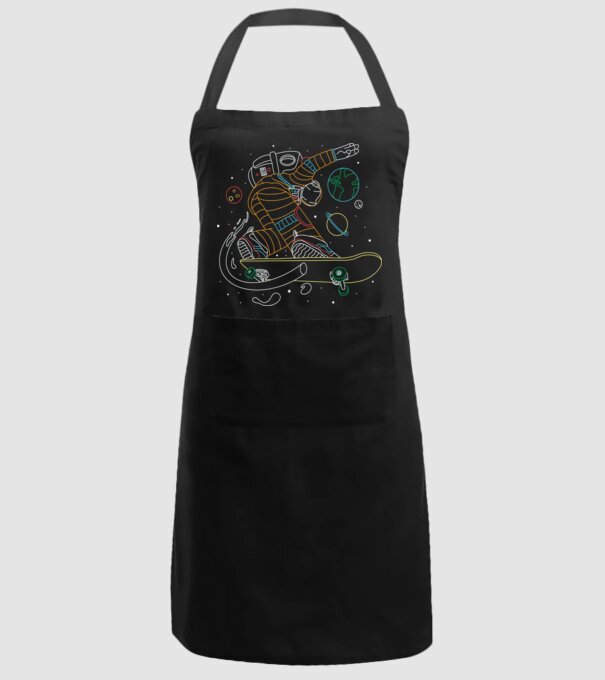 Astronaut Skateboarder model negru pe tricou