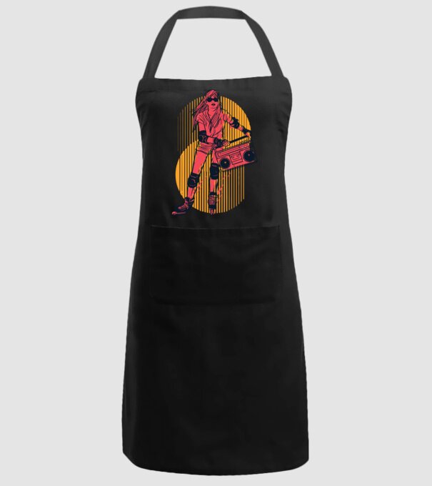Fată skate model negru pe tricou